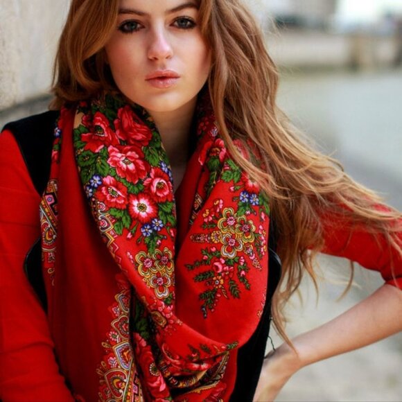 Red Boho Chic Scarf Wrap Shall Street Fashion Gypsy Scarf Spell Rose - Picture 1 of 10